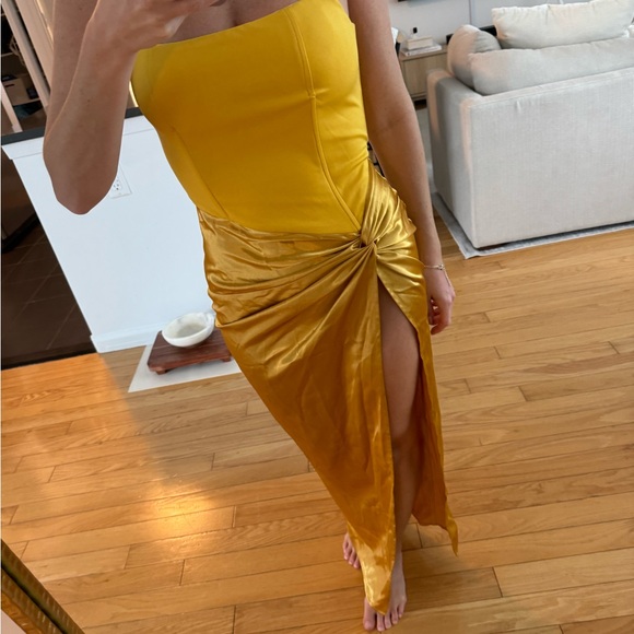 Yellow corset dress - Picture 3 of 3